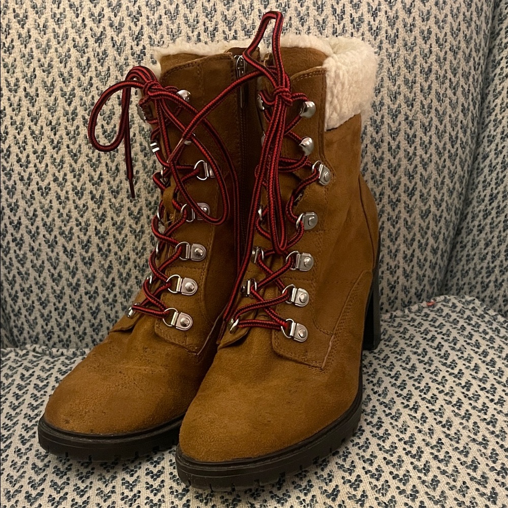 Nine West Tan Lace-Up Boots with Red Laces